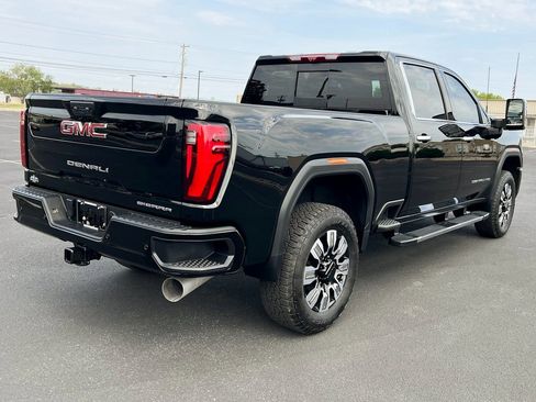 Used 2024 GMC Sierra 2500 Denali w/ Denali Reserve Package image 11