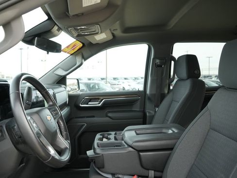 Used 2022 Chevrolet Silverado 1500 LT image 24