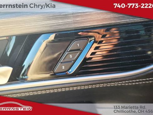 Used 2024 Jeep Wagoneer L Series II w/ Flexible Seating Group AWD/4WD image 16