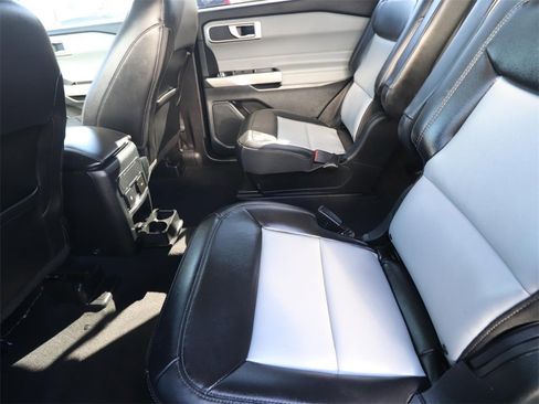 Certified 2022 Ford Explorer XLT w/ Equipment Group 202A image 10