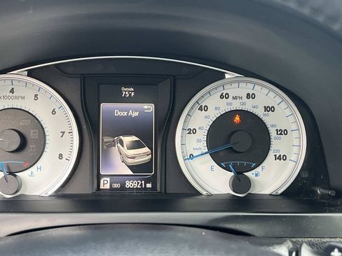 Used 2016 Toyota Camry SE FWD image 27
