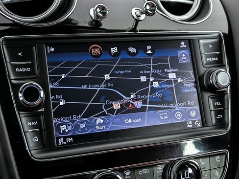 Used 2017 Bentley Bentayga AWD/4WD image 36