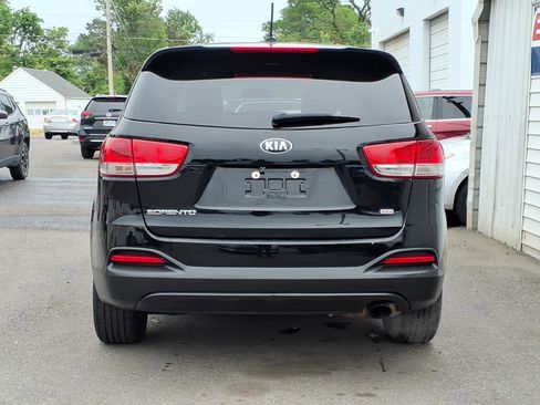 Used 2017 Kia Sorento L FWD image 4