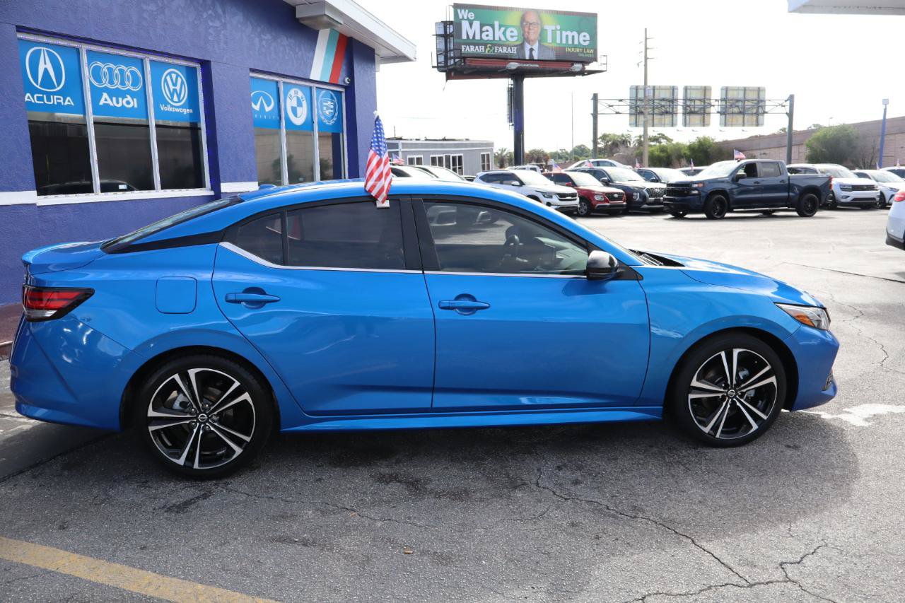 Used 2022 Nissan Sentra SR w/ Electronics Package FWD image 3