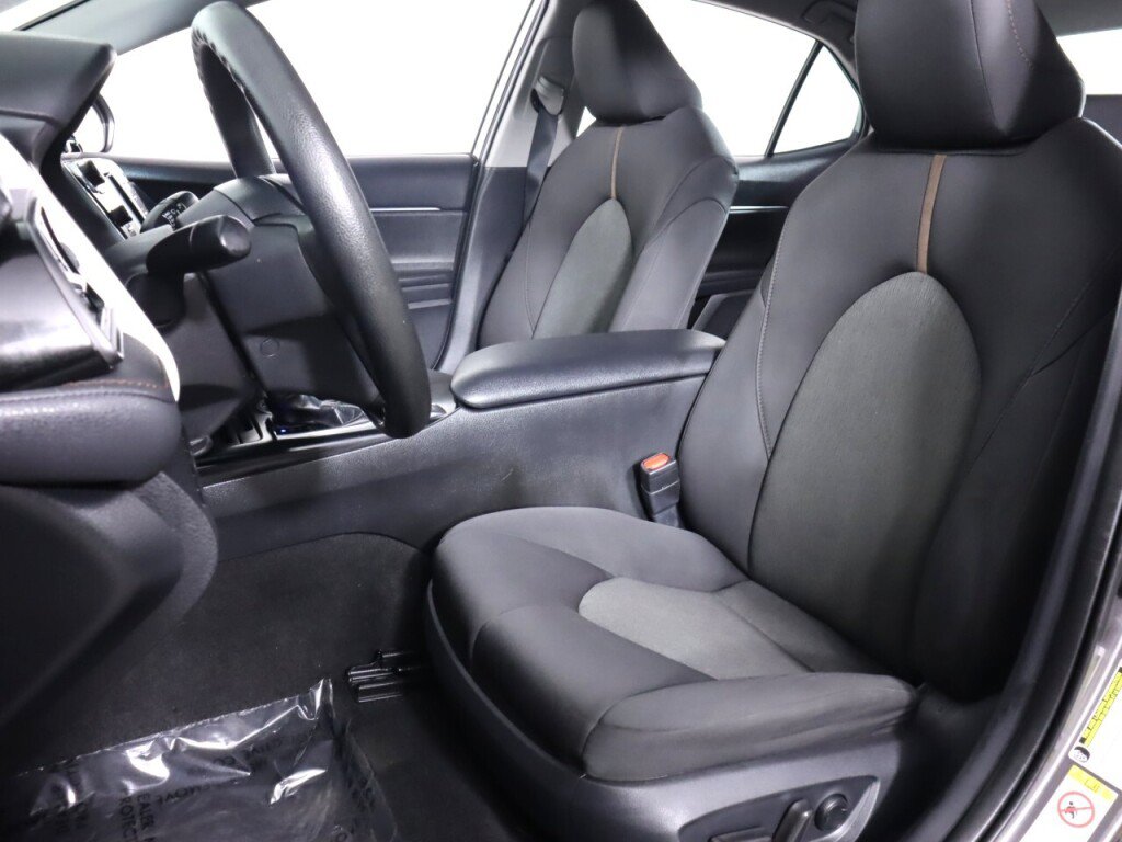 Used 2019 Toyota Camry LE FWD image 27