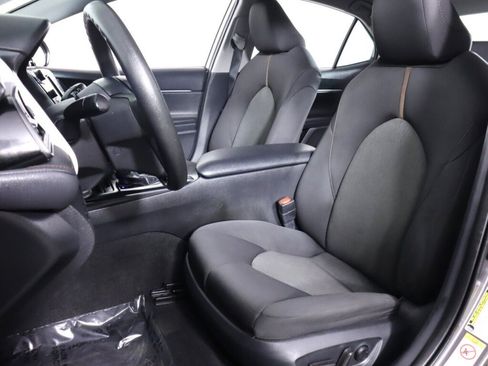 Used 2019 Toyota Camry LE FWD image 27