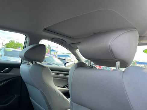 Used 2018 Honda Accord EX image 29