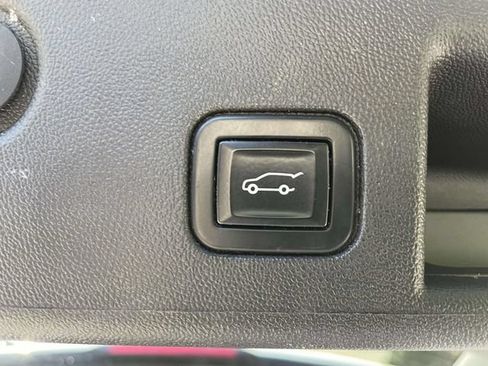 Used 2022 Chevrolet Equinox LT FWD image 11