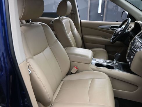 Used 2018 Nissan Pathfinder SL w/ SL Premium Package image 16