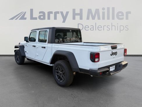 New 2026 Jeep Gladiator Sport image 3