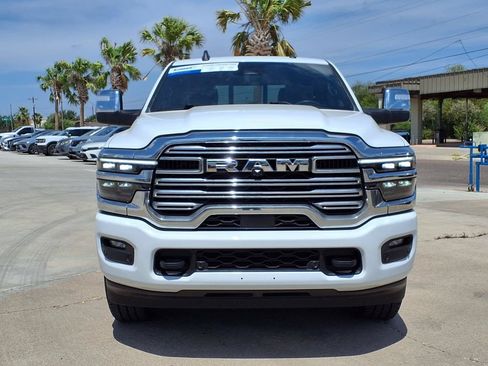 Used 2026 RAM 2500 Laramie AWD/4WD image 3