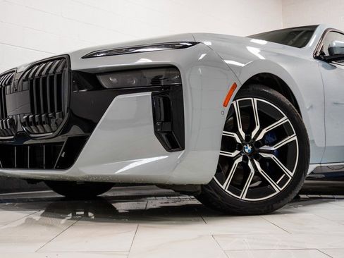 Used 2023 BMW 760i xDrive w/ Executive Package image 2