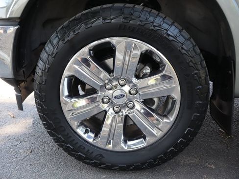 Used 2019 Ford F150 Lariat w/ Equipment Group 502A Luxury AWD/4WD image 40