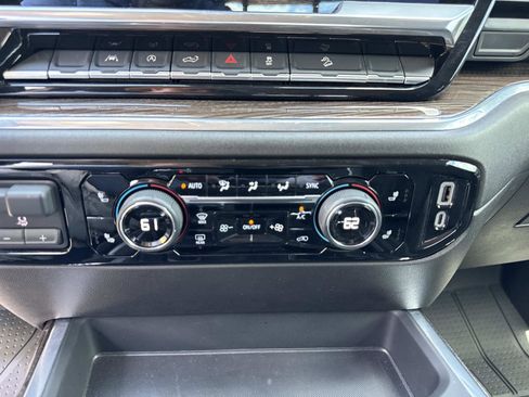 Used 2025 Chevrolet Silverado 1500 LT w/ Z71 Off-Road Package AWD/4WD image 28