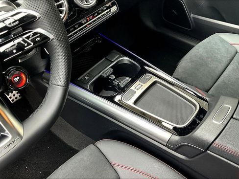 New 2026 Mercedes-Benz GLA 35 AMG 4MATIC image 8