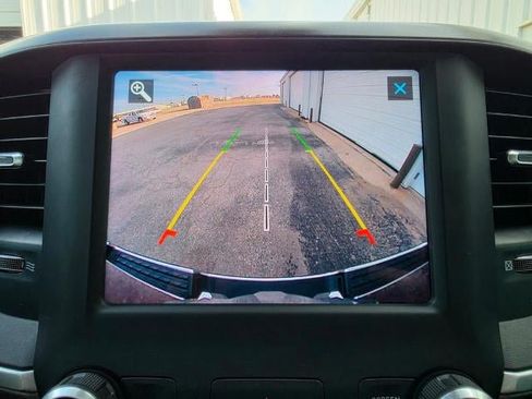 Used 2020 RAM 1500 4x4 Crew Cab image 20