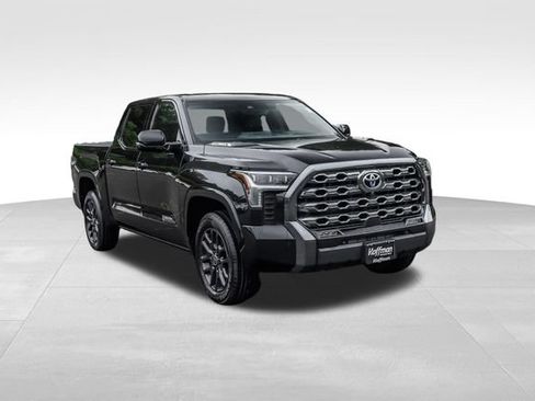 Used 2024 Toyota Tundra Platinum AWD/4WD image 2