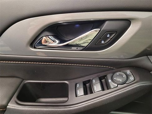 Used 2020 Chevrolet Traverse LT w/ LPO, Black Accent Package image 26