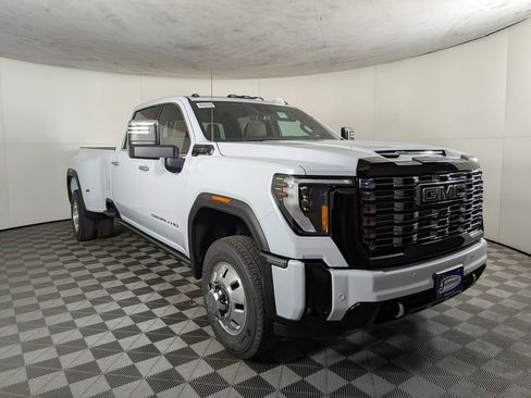 New 2026 GMC Sierra 3500 Denali Ultimate image 5