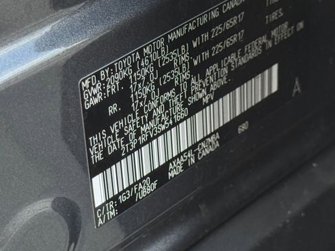 Used 2025 Toyota RAV4 XLE image 31