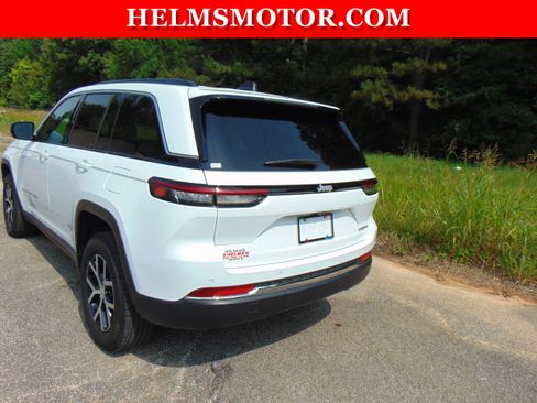 Certified 2024 Jeep Grand Cherokee Limited image 9