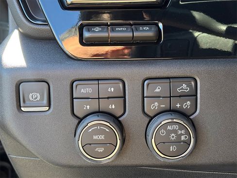 Certified 2025 Chevrolet Silverado 2500 ZR2 w/ Technology Package image 22