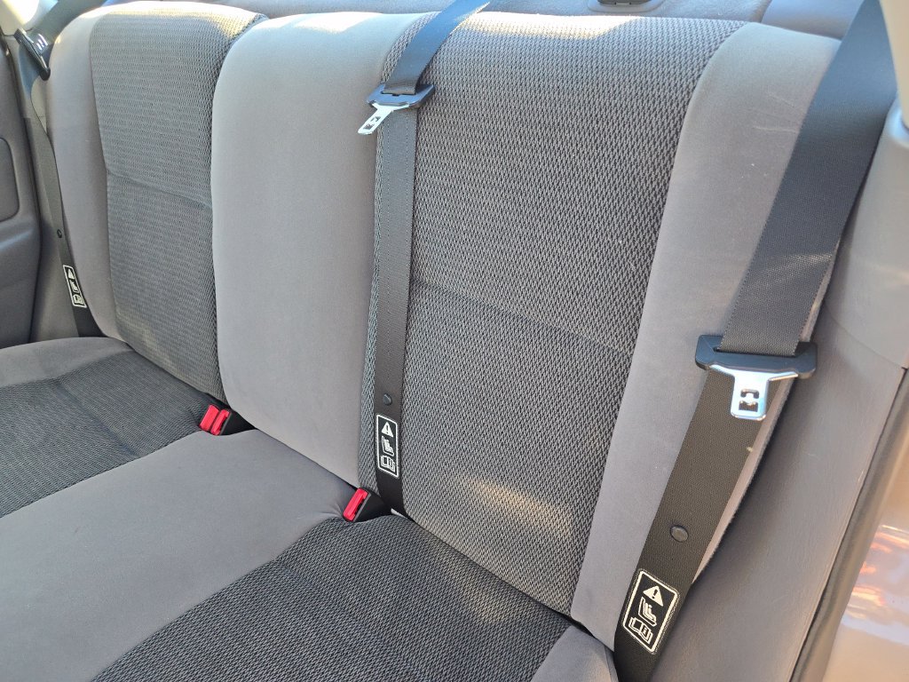 Used 2003 Ford Focus LX FWD image 14