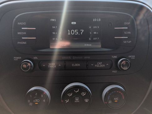 Used 2016 Kia Soul + FWD image 22