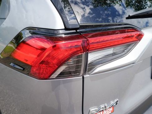 Used 2022 Toyota RAV4 XLE image 34