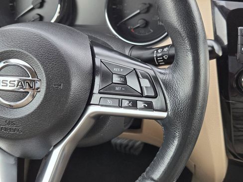 Used 2017 Nissan Rogue SL image 28