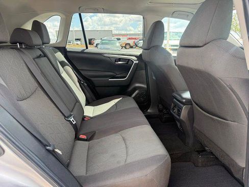 Used 2023 Toyota RAV4 XLE w/ Convenience Package FWD image 4