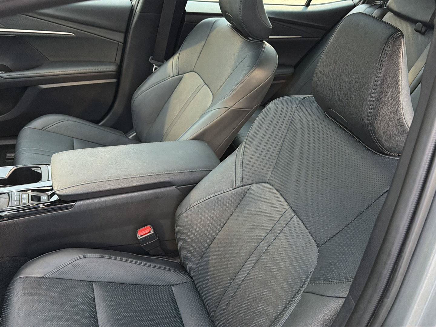 Certified 2025 Toyota Camry XSE FWD image 30