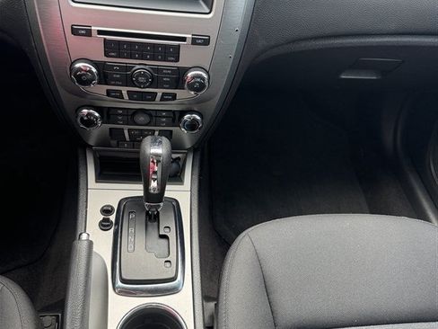 Used 2010 Ford Fusion SE FWD image 16