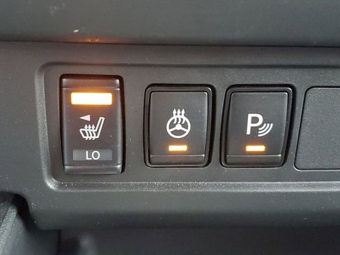 Used 2025 Nissan Frontier SL image 29