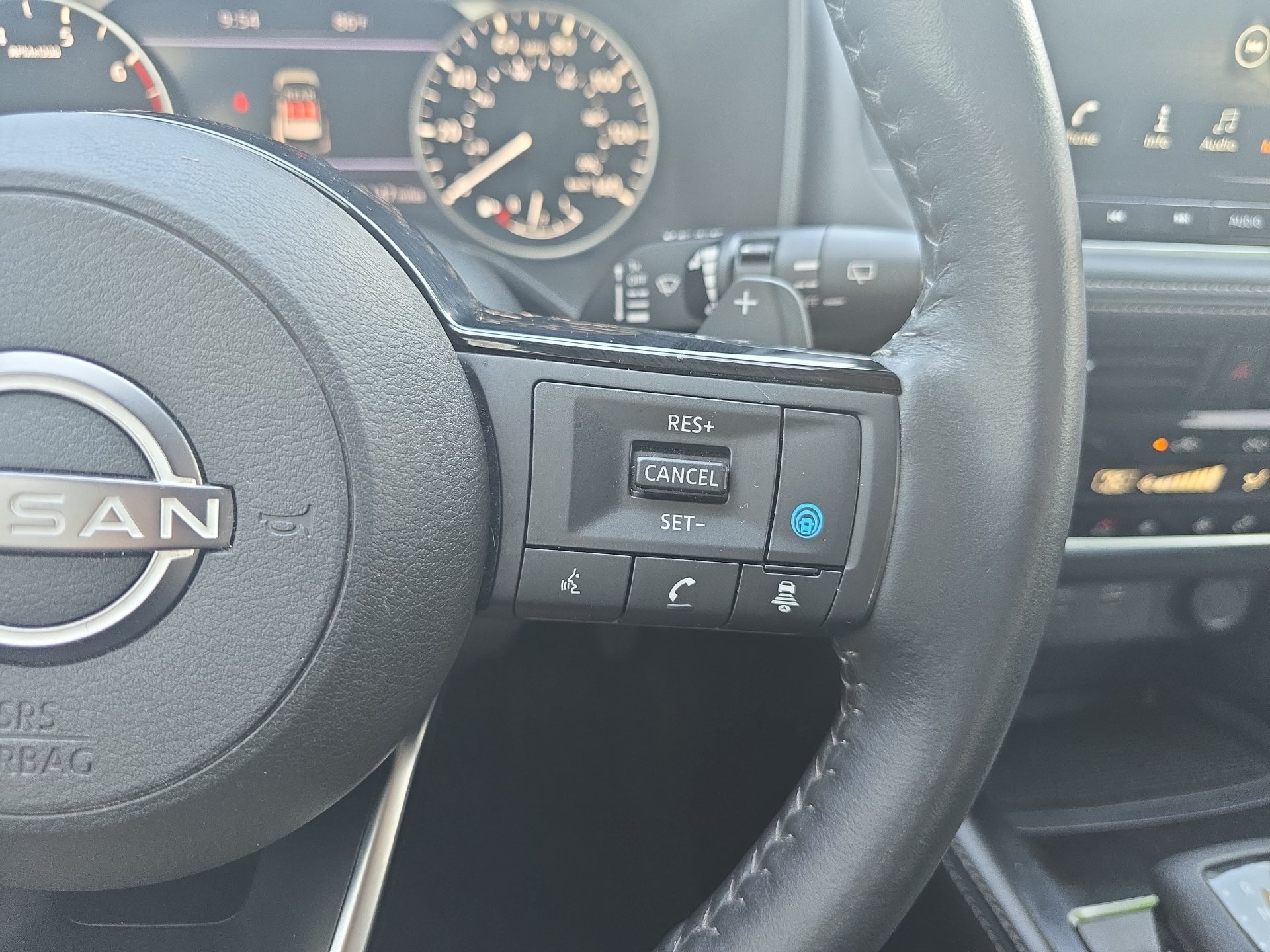 Used 2023 Nissan Rogue SL w/ SL Premium Package FWD image 18