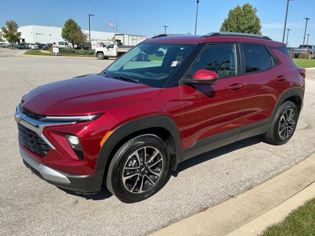 Used 2024 Chevrolet TrailBlazer LT w/ Convenience Package FWD image 3