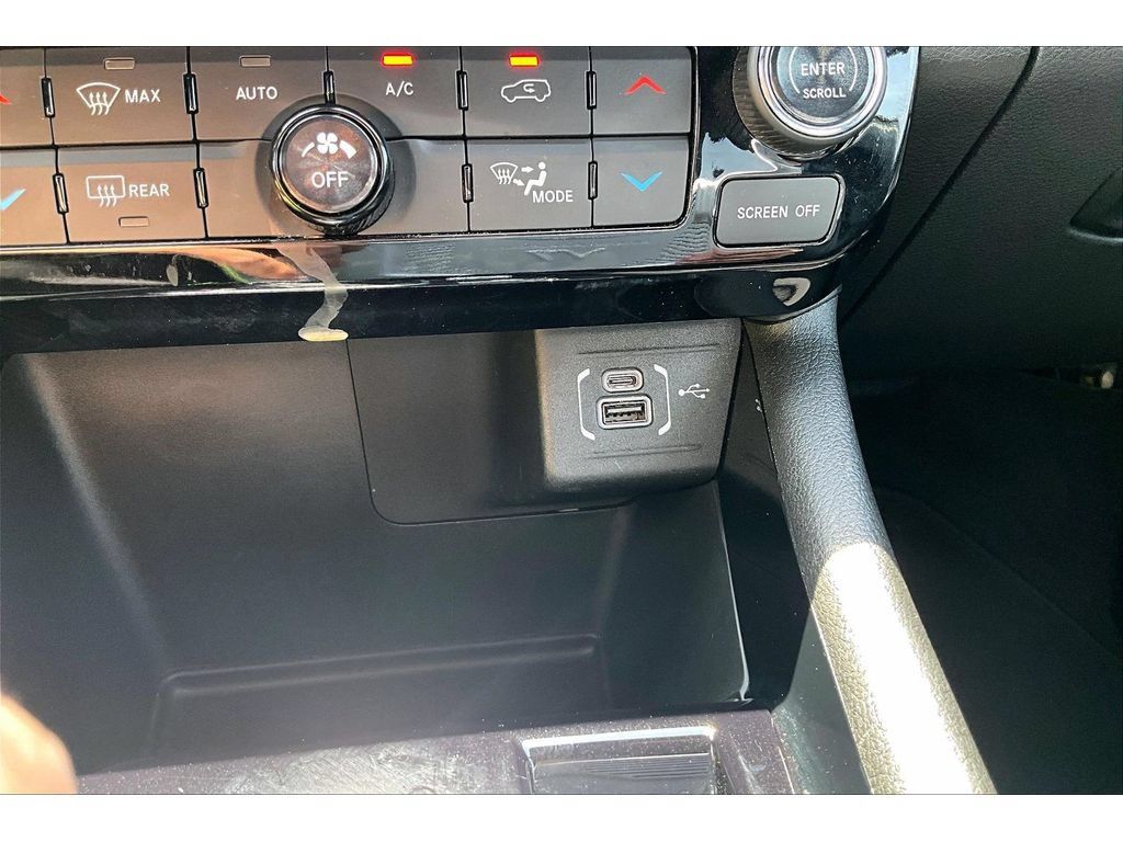 Certified 2026 Jeep Compass Limited AWD/4WD image 32