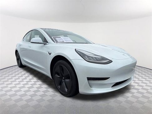 Used 2018 Tesla Model 3 Mid Range image 3