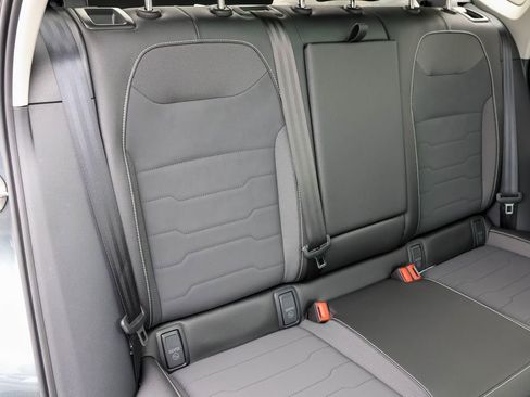 New 2025 Volkswagen Taos SE image 39