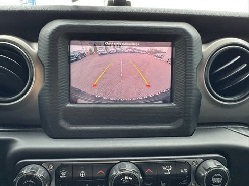 Used 2021 Jeep Wrangler Unlimited Sport image 25