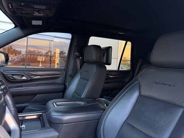 Used 2021 GMC Yukon Denali w/ Denali Premium Package RWD image 6
