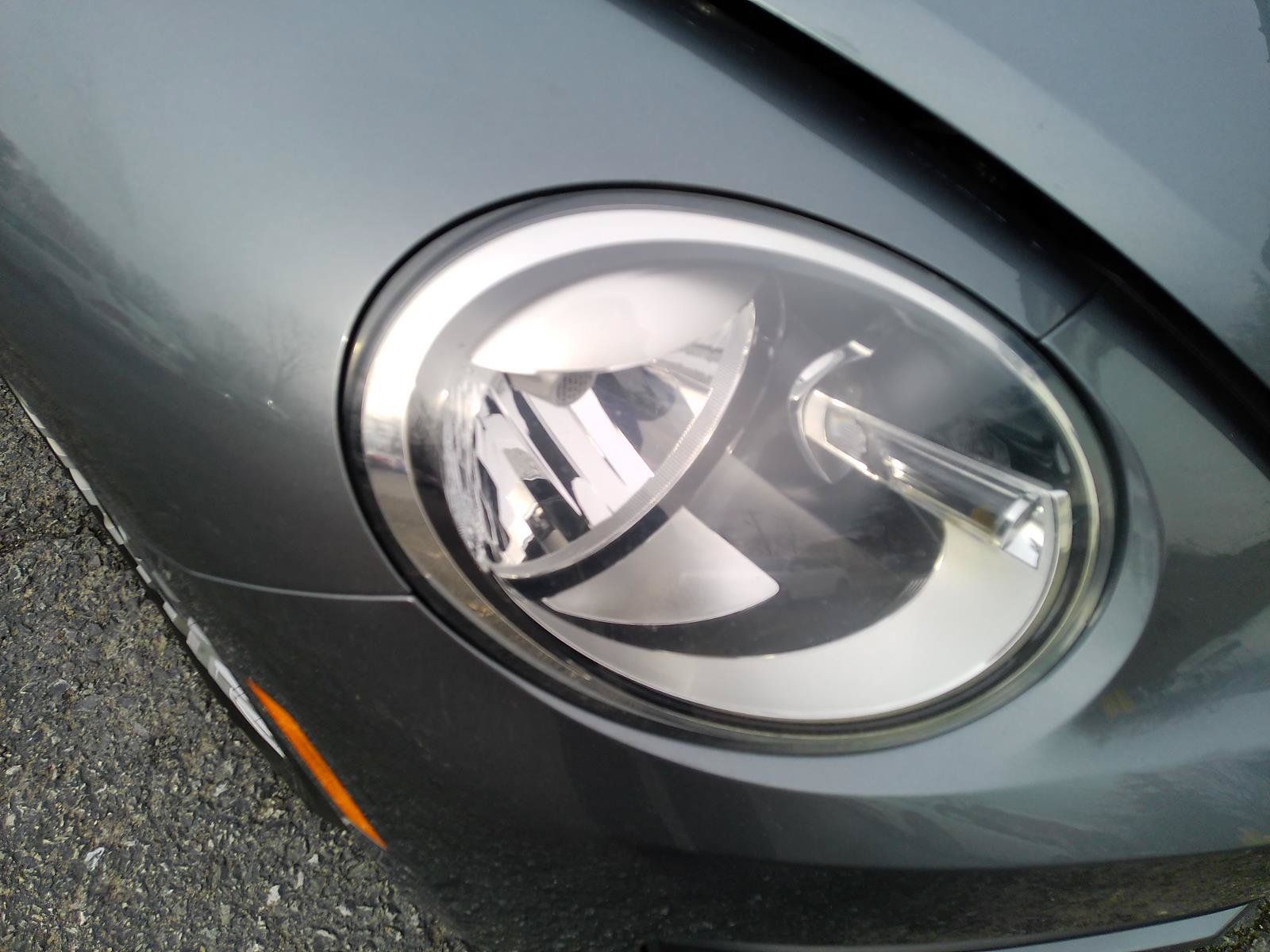 Used 2014 Volkswagen Beetle 2.5 FWD image 32