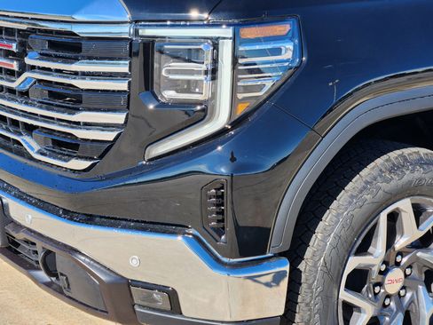 New 2026 GMC Sierra 1500 SLT AWD/4WD image 6