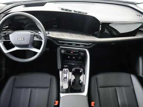 Used 2025 Audi Q5 2.0T Premium Plus w/ Premium Plus image 15