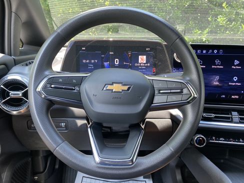 Used 2025 Chevrolet Equinox EV LT FWD image 18