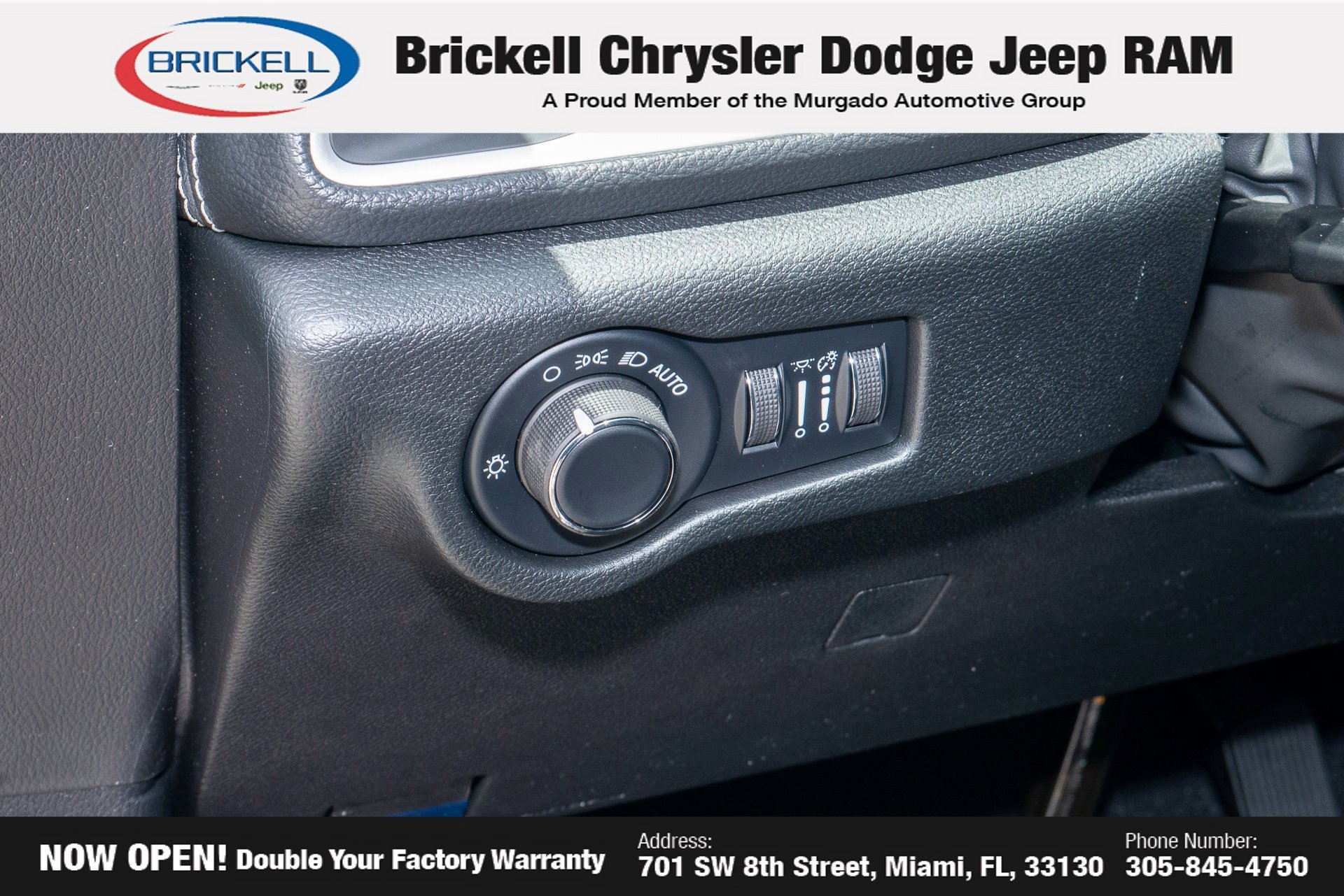 New 2027 Chrysler Pacifica Select FWD image 26