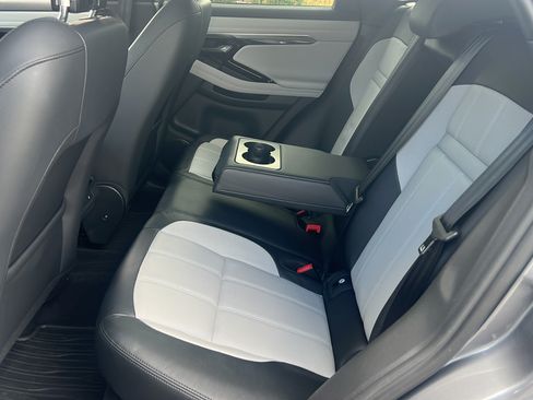 Used 2023 Land Rover Range Rover Evoque R-Dynamic SE AWD/4WD image 16