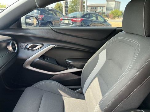 Used 2023 Chevrolet Camaro LT RWD image 9