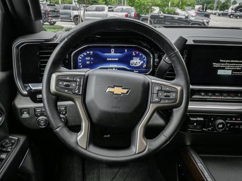 Used 2024 Chevrolet Silverado 2500 High Country w/ Technology Package AWD/4WD image 18