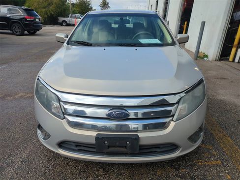Used 2010 Ford Fusion SEL image 4